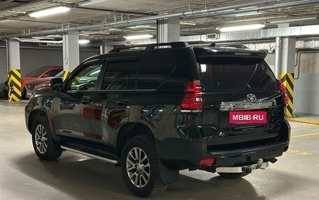 Toyota Land Cruiser Prado 150 рестайлинг 2, 2018 год, 5 300 000 рублей, 7 фотография