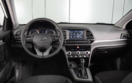 Hyundai Elantra VI рестайлинг, 2019 год, 1 729 000 рублей, 6 фотография