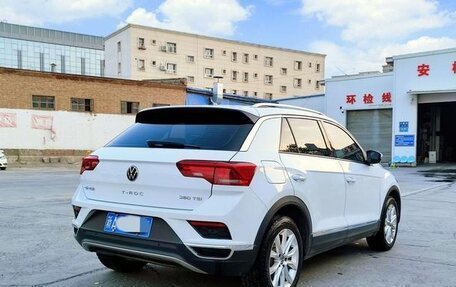 Volkswagen T-Roc I, 2021 год, 1 840 000 рублей, 2 фотография