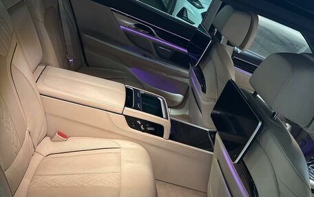 BMW 7 серия, 2015 год, 4 890 000 рублей, 10 фотография