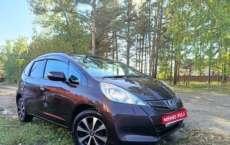 Honda Fit III, 2012 год, 1 050 000 рублей, 5 фотография