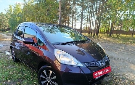 Honda Fit III, 2012 год, 1 050 000 рублей, 6 фотография