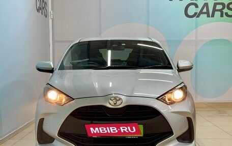 Toyota Yaris, 2020 год, 1 350 000 рублей, 2 фотография