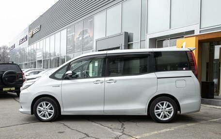 Toyota Noah III, 2014 год, 1 798 000 рублей, 8 фотография