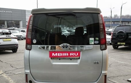 Toyota Noah III, 2014 год, 1 798 000 рублей, 6 фотография