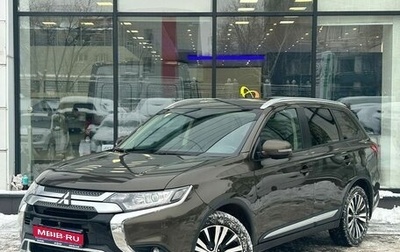 Mitsubishi Outlander III рестайлинг 3, 2019 год, 2 355 000 рублей, 1 фотография