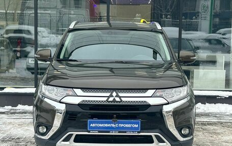 Mitsubishi Outlander III рестайлинг 3, 2019 год, 2 355 000 рублей, 2 фотография