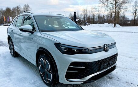 Volkswagen Tiguan II, 2024 год, 5 990 000 рублей, 3 фотография