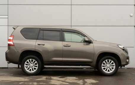 Toyota Land Cruiser Prado 150 рестайлинг 2, 2015 год, 4 189 000 рублей, 5 фотография