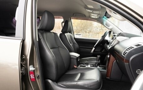 Toyota Land Cruiser Prado 150 рестайлинг 2, 2015 год, 4 189 000 рублей, 8 фотография