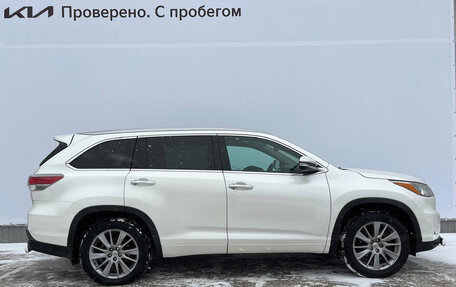 Toyota Highlander III, 2013 год, 2 821 000 рублей, 4 фотография