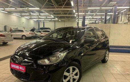 Hyundai Solaris II рестайлинг, 2011 год, 620 000 рублей, 4 фотография