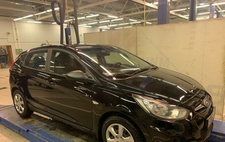 Hyundai Solaris II рестайлинг, 2011 год, 620 000 рублей, 7 фотография