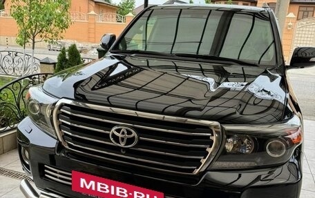 Toyota Land Cruiser 200, 2015 год, 4 800 000 рублей, 2 фотография