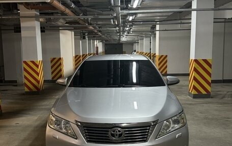 Toyota Camry, 2011 год, 1 990 000 рублей, 3 фотография