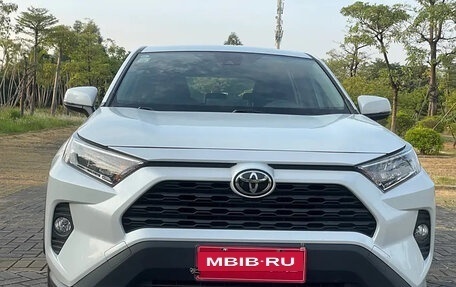 Toyota RAV4, 2021 год, 2 705 000 рублей, 3 фотография