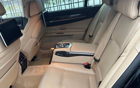 BMW 7 серия, 2013 год, 1 780 000 рублей, 8 фотография