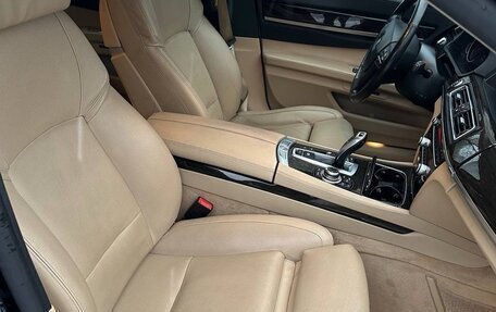 BMW 7 серия, 2013 год, 1 780 000 рублей, 15 фотография