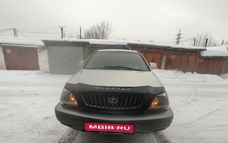 Lexus RX IV рестайлинг, 2000 год, 1 050 000 рублей, 2 фотография