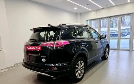 Toyota RAV4, 2017 год, 2 550 000 рублей, 4 фотография