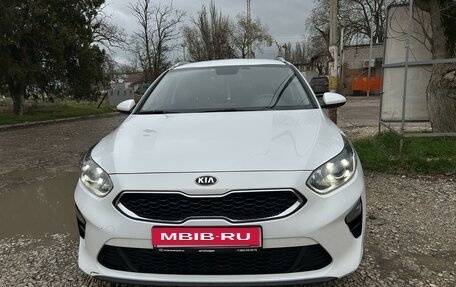 KIA cee'd III, 2019 год, 2 000 000 рублей, 2 фотография