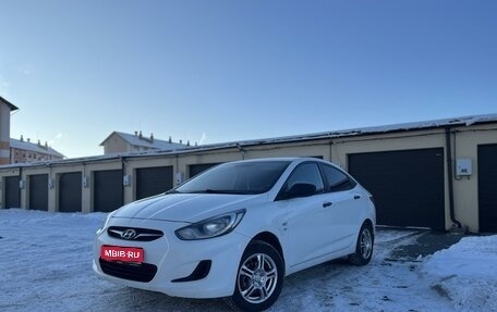 Hyundai Solaris II рестайлинг, 2012 год, 730 000 рублей, 1 фотография