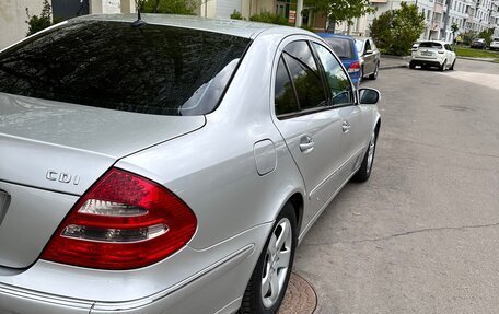 Mercedes-Benz E-Класс, 2003 год, 550 000 рублей, 6 фотография