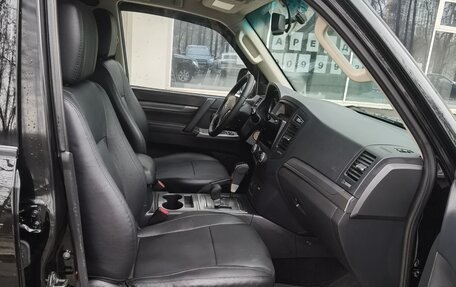 Mitsubishi Pajero IV, 2013 год, 2 450 000 рублей, 10 фотография