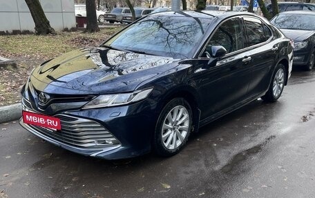 Toyota Camry, 2018 год, 3 000 000 рублей, 2 фотография