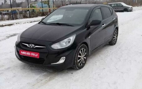 Hyundai Solaris II рестайлинг, 2013 год, 550 000 рублей, 1 фотография