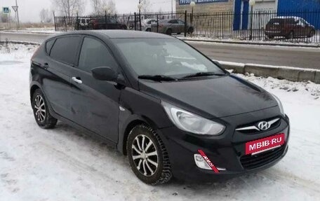 Hyundai Solaris II рестайлинг, 2013 год, 550 000 рублей, 2 фотография