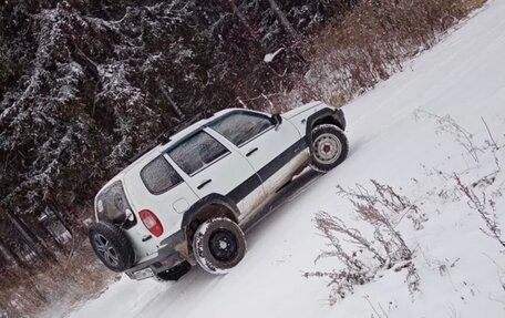 Chevrolet Niva I рестайлинг, 2004 год, 170 000 рублей, 3 фотография