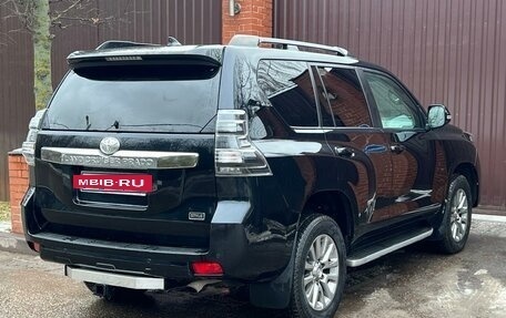 Toyota Land Cruiser Prado 150 рестайлинг 2, 2017 год, 3 620 000 рублей, 6 фотография