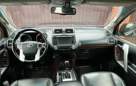 Toyota Land Cruiser Prado 150 рестайлинг 2, 2017 год, 3 620 000 рублей, 16 фотография