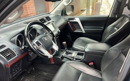 Toyota Land Cruiser Prado 150 рестайлинг 2, 2017 год, 3 620 000 рублей, 10 фотография