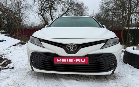 Toyota Camry, 2021 год, 2 600 000 рублей, 1 фотография