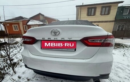 Toyota Camry, 2021 год, 2 600 000 рублей, 9 фотография