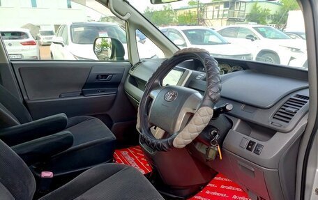 Toyota Noah III, 2009 год, 1 598 000 рублей, 5 фотография