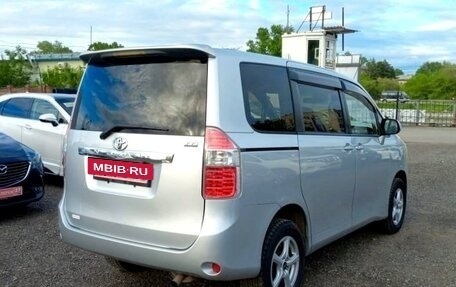 Toyota Noah III, 2009 год, 1 598 000 рублей, 2 фотография