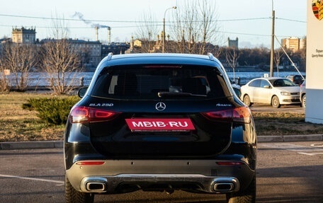 Mercedes-Benz GLA, 2020 год, 5 000 000 рублей, 8 фотография