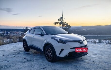 Toyota C-HR I рестайлинг, 2018 год, 2 400 000 рублей, 14 фотография