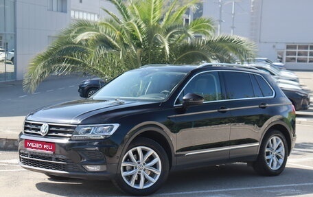 Volkswagen Tiguan II, 2018 год, 2 200 000 рублей, 1 фотография