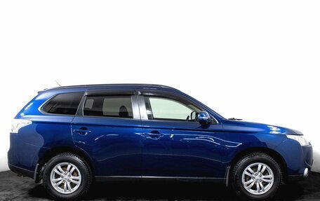 Mitsubishi Outlander III рестайлинг 3, 2013 год, 1 650 000 рублей, 4 фотография