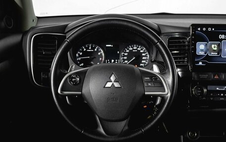 Mitsubishi Outlander III рестайлинг 3, 2013 год, 1 650 000 рублей, 13 фотография