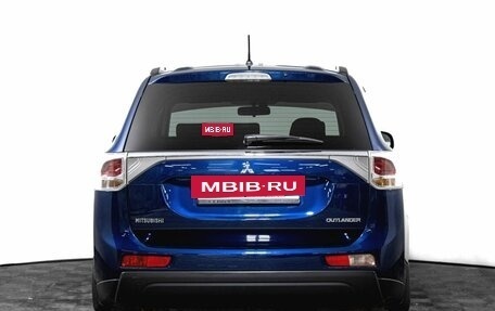 Mitsubishi Outlander III рестайлинг 3, 2013 год, 1 650 000 рублей, 6 фотография