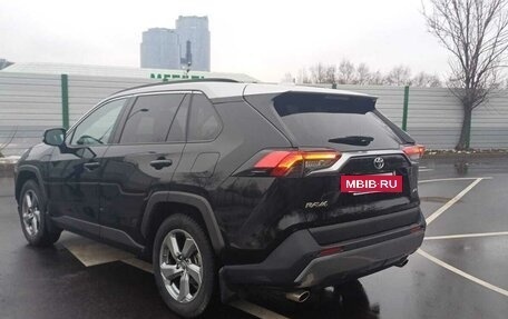 Toyota RAV4, 2020 год, 3 620 000 рублей, 7 фотография