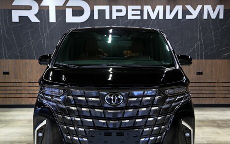 Toyota Alphard, 2024 год, 16 799 000 рублей, 26 фотография