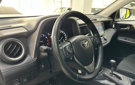 Toyota RAV4, 2018 год, 2 550 000 рублей, 4 фотография