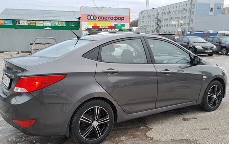 Hyundai Solaris II рестайлинг, 2015 год, 930 000 рублей, 9 фотография