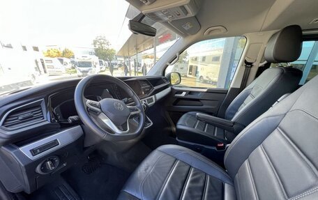 Volkswagen Multivan T6 рестайлинг, 2022 год, 7 800 000 рублей, 7 фотография